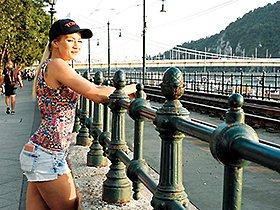 ハンガリーでナンパしたノリのいい超美形金髪ギャル!日本人の極太棒で鬼突きからのザー汁ドクドク中出し! サンプル動画サムネイル